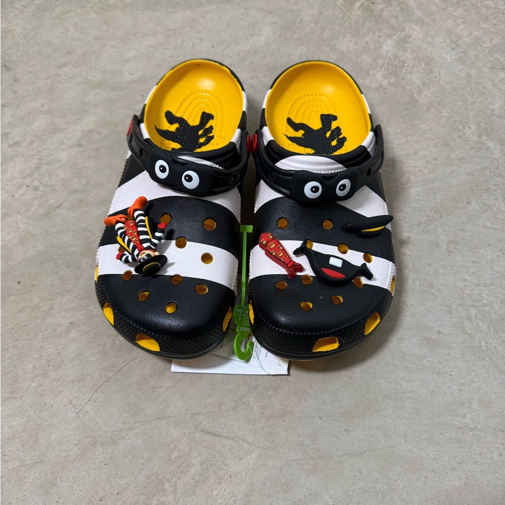 NEW Crocs x McDonald's Hamburglar Classic Clogs Limited Edition
 M9 W11